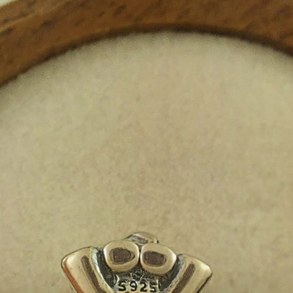 925 Sterling Silver Dumbo Charm - Picture 4 of 4